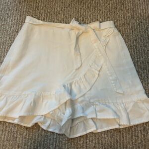 Versona cute white skort